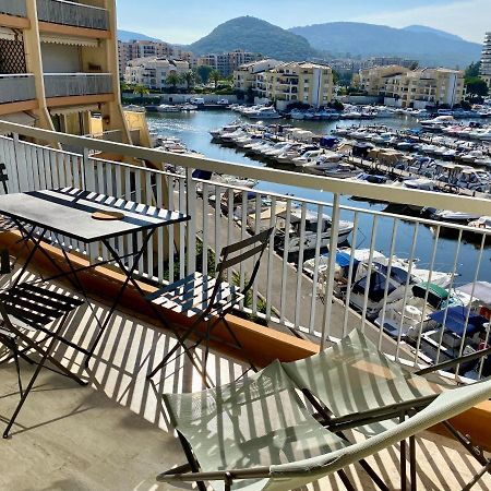 Appartement Lumineux 6 Places Avec Vue Sur Marina ماندوليو لا نابول المظهر الخارجي الصورة