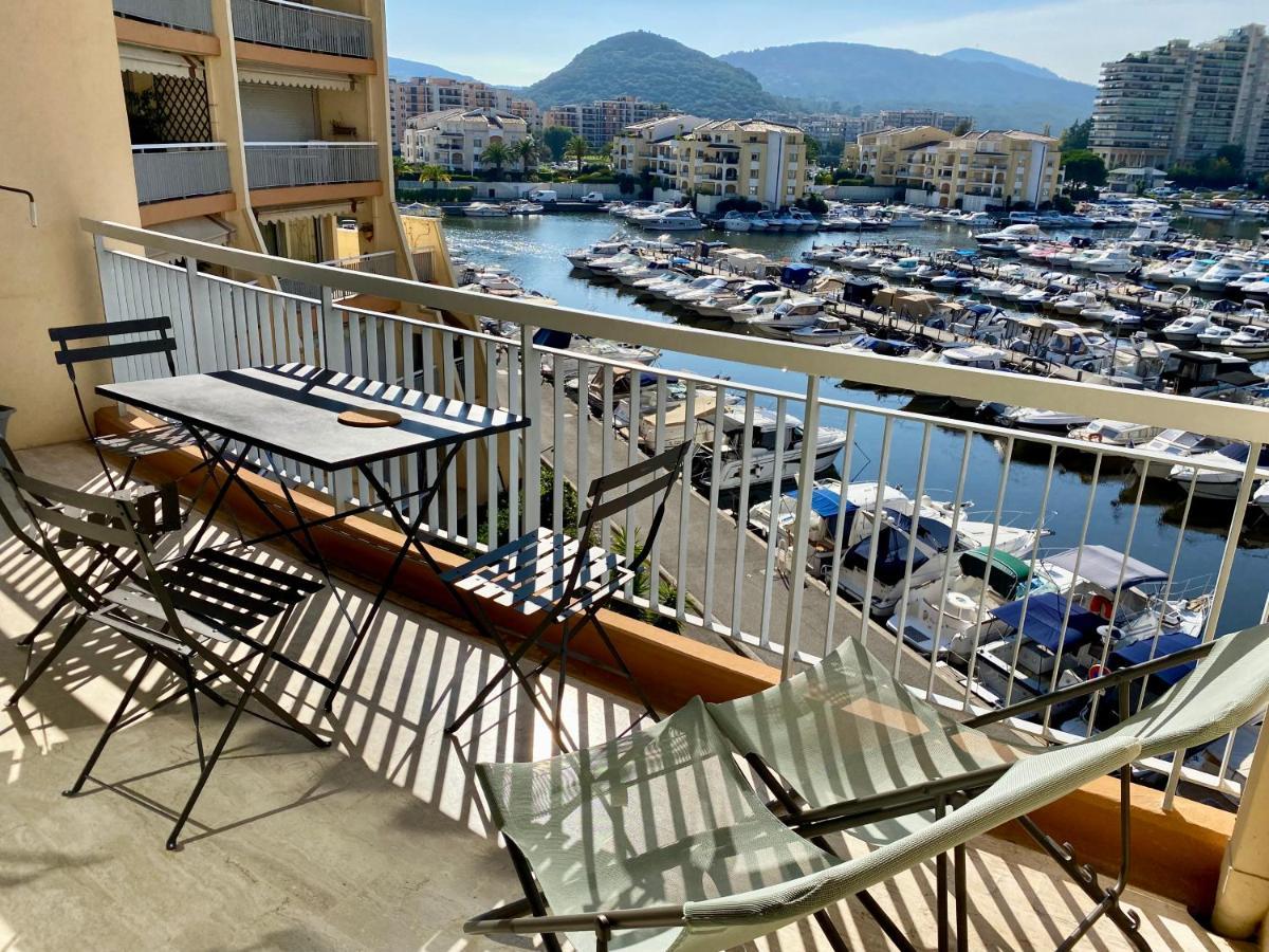 Appartement Lumineux 6 Places Avec Vue Sur Marina ماندوليو لا نابول المظهر الخارجي الصورة